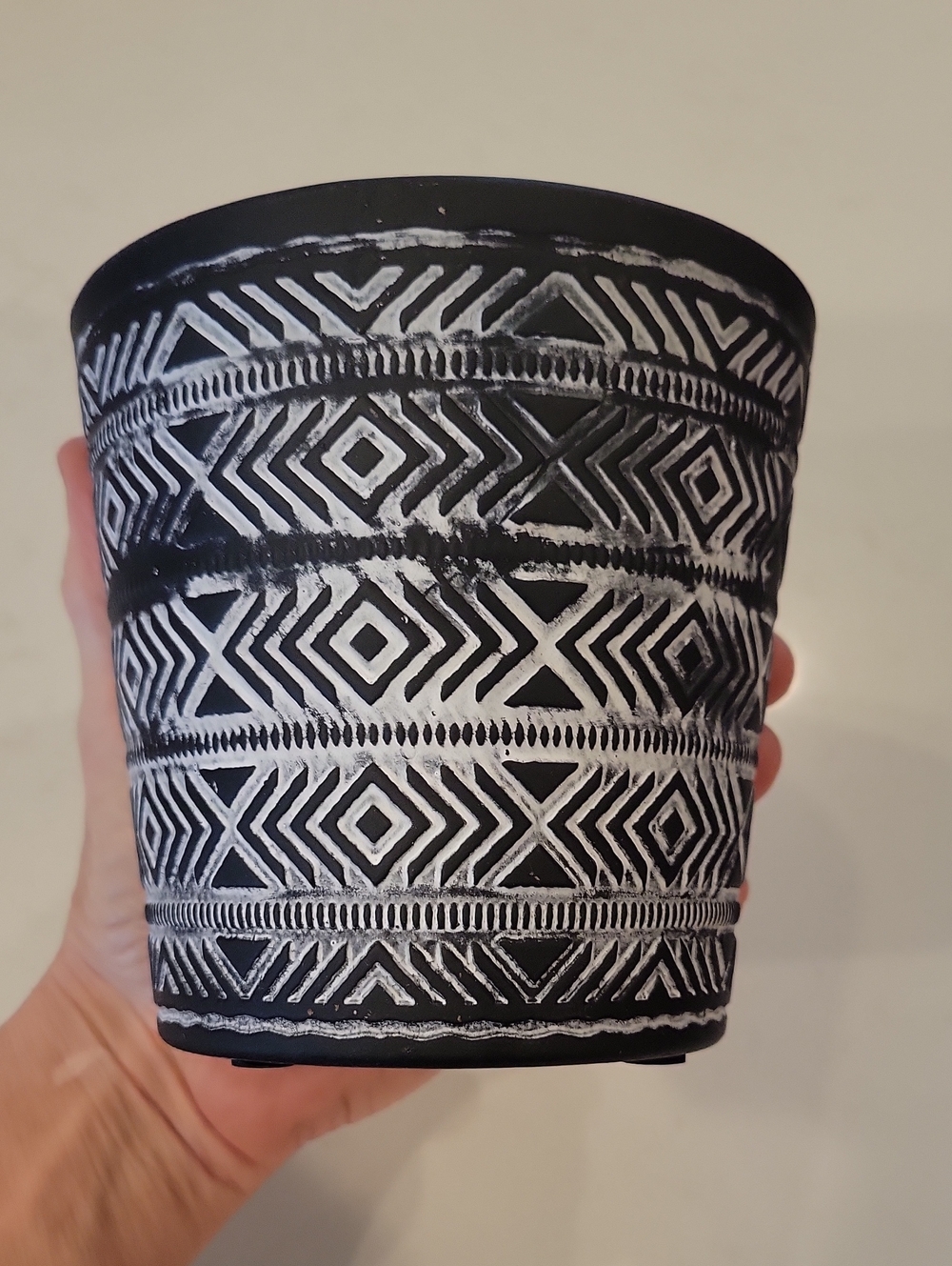 Target Distressed Black and White Ceramic  Geometric Pattern Vase
